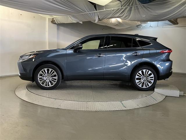 ハリアー Ｚ　クルーズＣ　Ｂカメラ　イモビ　ナビＴＶ　アルミホイル　ＥＴＣ車載器　ＥＳＣ　メディアプレイヤー接続　エアバッグ　スマートキー　オートエアコン　キーフリー　サイドエアバッグ　デュアルエアバッグ　ＡＢＳ（4枚目）