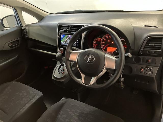 �C���p�l����́A������̓͂��ʒu�ɑ���{�^�����z�u����Ă���A�h���C�o�[�̎g�����肪�l������Ă��܂���