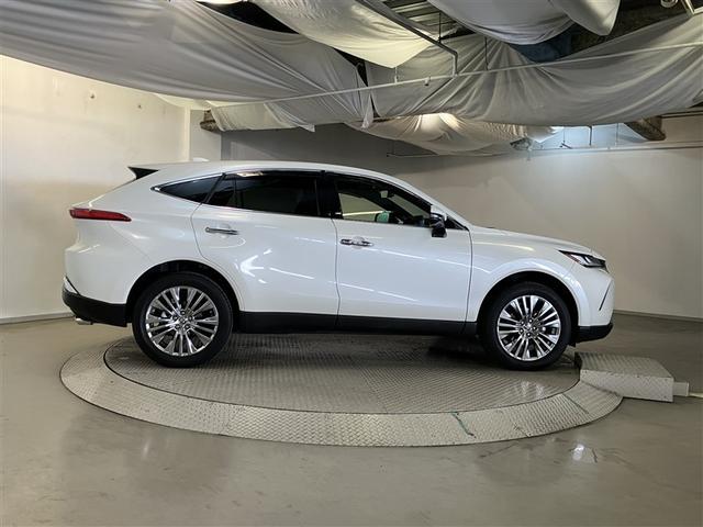 ハリアー Ｚ　レザーパッケージ　パノラマガラスルーフ　地上デジタル　盗難防止装置　革Ｓ　パワ－シ－ト　横滑り防止機能　ＡＵＸ　ドラレコ付　エアバッグ　Ｂモニター　アルミ　クルコン　ＬＥＤ付　ＡＢＳ　パワーウィンドウ　エアコン　テレビ（5枚目）