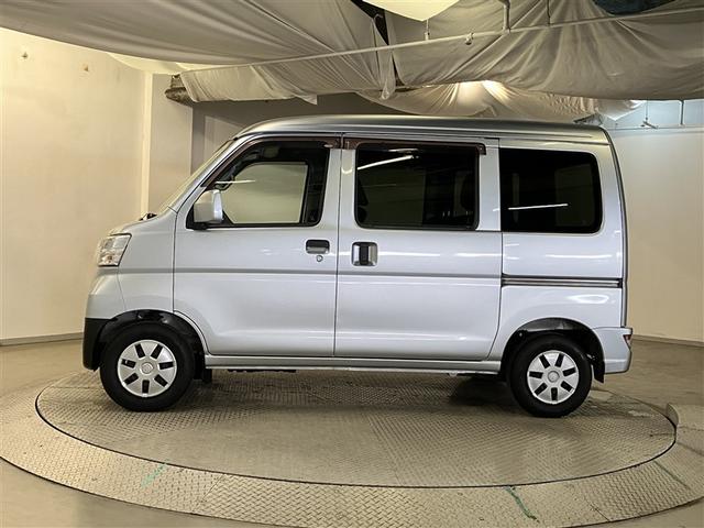 ハイゼットカーゴ クルーズSAIII VSA 全席パワーウインドウ キーレスキー パワーステアリング ETC ABS エアコン アルミホイール アイストップ 助手席エアバック 衝突回避支援ブレーキ 運転席エアバック AUX対応(5枚目)