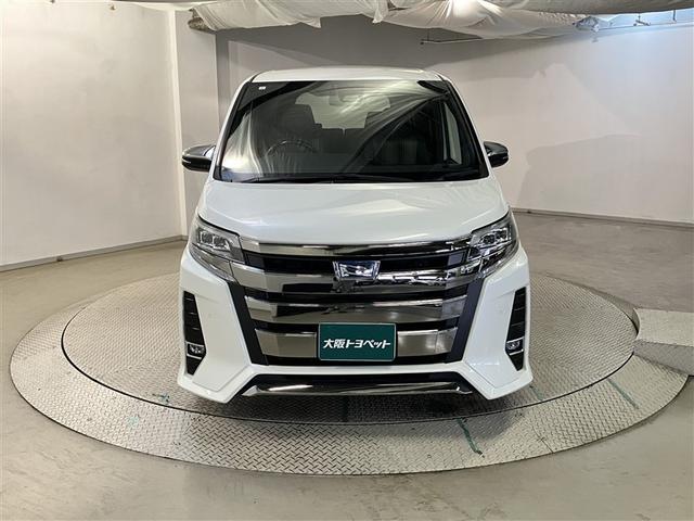 ノア ハイブリッドＳｉ　ダブルバイビーＩＩＩ　リアクーラー　ＥＴＣ車載器　ＬＥＤランプ　Ｂカメラ　ナビＴＶ　フルセグテレビ　オートクルーズコントロール　ＤＶＤ　横滑り防止装置　イモビライザー　キーレス　アルミホイール　エアバッグ　ＡＣ　３列シート（2枚目）