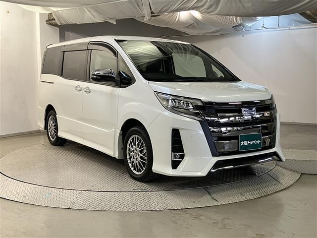 ノア ハイブリッドＳｉ　ダブルバイビーＩＩＩ　リアクーラー　ＥＴＣ車載器　ＬＥＤランプ　Ｂカメラ　ナビＴＶ　フルセグテレビ　オートクルーズコントロール　ＤＶＤ　横滑り防止装置　イモビライザー　キーレス　アルミホイール　エアバッグ　ＡＣ　３列シート（3枚目）