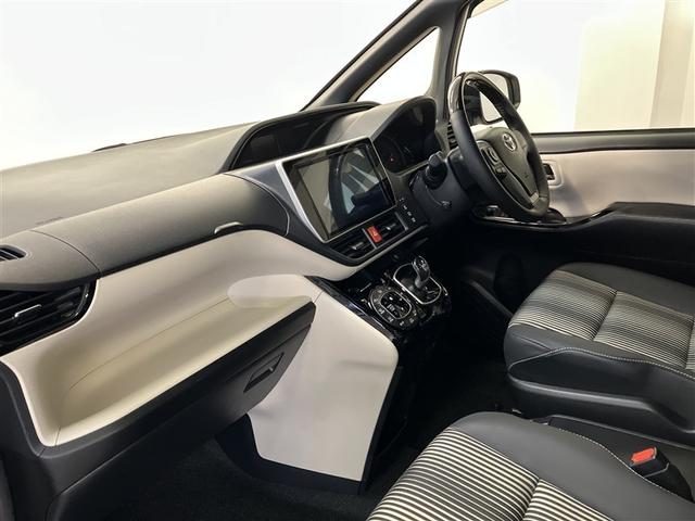 ノア ハイブリッドＳｉ　ダブルバイビーＩＩＩ　リアクーラー　ＥＴＣ車載器　ＬＥＤランプ　Ｂカメラ　ナビＴＶ　フルセグテレビ　オートクルーズコントロール　ＤＶＤ　横滑り防止装置　イモビライザー　キーレス　アルミホイール　エアバッグ　ＡＣ　３列シート（13枚目）