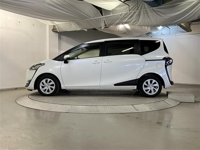 シエンタ G 衝突回避ブレーキ アイドリング フルセグ地デジTV スマートキ キーレスエントリー 助手席エアバック 横滑防止 LEDランプ ウォークスルー ETC車載器 セキュリティアラーム エアコン ナビTV(4枚目)