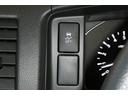 トラクションコントロールとは、すべりやすい路面での発進時や加速時にタイヤの空転を抑え、駆動力確保に貢献する機能です。詳細は販売店スタッフまでおたずねください。