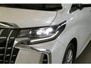 【LEDヘッドライト】白く照らされるのが特徴です。明るいだけでなく、周囲からの認知されやすく歩行者や死角にいる方へアピール効果、安全性が飛躍的に向上します!