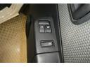 ＧＬ　盗難防止装置　エアバッグ　ＤＶＤ再生　切替４ＷＤ　メモリーナビ　パワーステアリング　フルセグ　ミュージックプレイヤー接続可　助手席エアバック　横滑り防止機能　ＡＢＳ　マニュアルエアコン　ワイヤレスキー（27枚目）