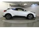 C-HR G 衝突軽減 ESC キーレスエントリー LEDライト Bカメ 盗難防止システム ナビ&TV 半革シート 地デジ オートクルーズコントロール スマートキー アルミホイール フルオートエアコン ABS(5枚目)