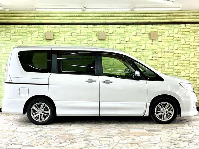 セレナ ２．０　ライダー　キセノン両側電動ＥＴＣフォグバックカメラ（4枚目）