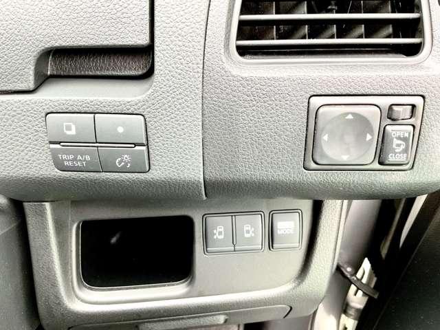 セレナ ２．０　ライダー　キセノン両側電動ＥＴＣフォグバックカメラ（13枚目）