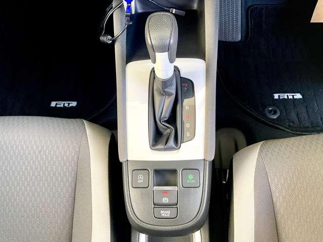 フィット 1.3 クロスター 8インチ社外ナビバックカメラドラレコLED(16枚目)