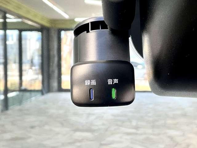 �I�[�g�G�A�R���Ŏԓ��͂������K�@�ݒ艷�x�ŕ������╗�ʂ𒲐߂��Ă���܂��B