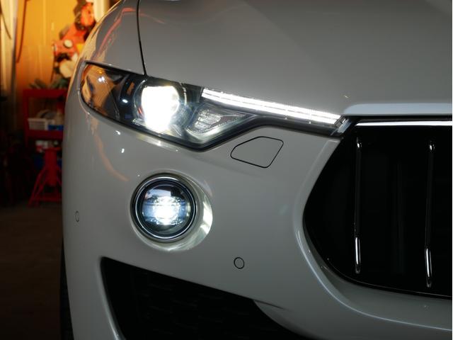 ベースグレード 左ハンドル 正規ディーラー車 禁煙車 赤革シート サンルーフ 純正ナビ 地デジTV ETC バックカメラ コーナーセンサー スマートキー プッシュスタート ドライブレコーダー レーダー探知機(13枚目)