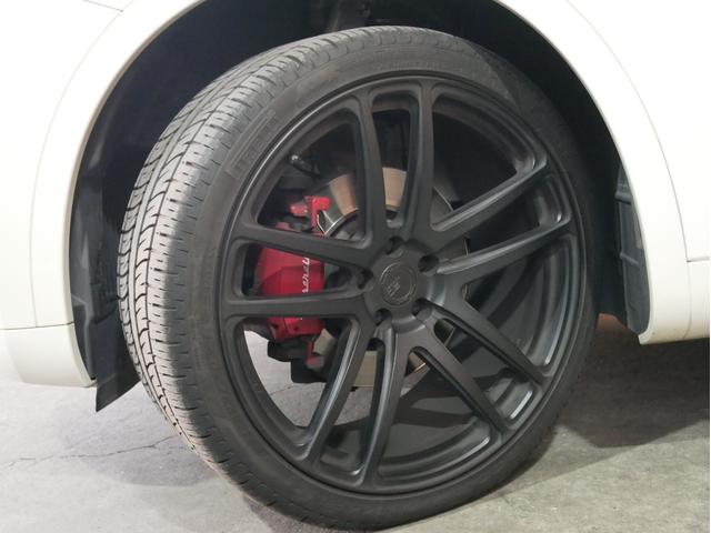 ベースグレード 左ハンドル 正規ディーラー車 禁煙車 赤革シート サンルーフ 純正ナビ 地デジTV ETC バックカメラ コーナーセンサー スマートキー プッシュスタート ドライブレコーダー レーダー探知機(21枚目)