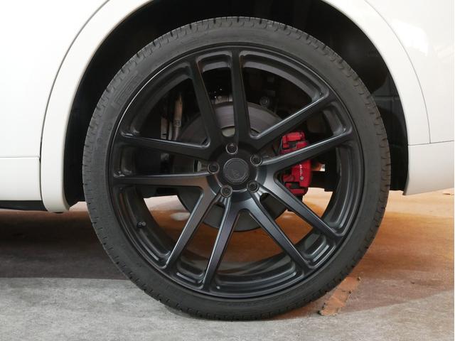 ベースグレード 左ハンドル 正規ディーラー車 禁煙車 赤革シート サンルーフ 純正ナビ 地デジTV ETC バックカメラ コーナーセンサー スマートキー プッシュスタート ドライブレコーダー レーダー探知機(22枚目)