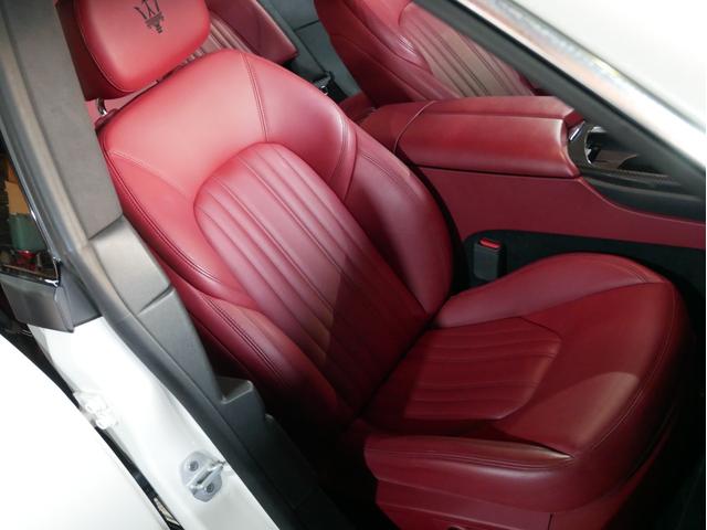 ベースグレード 左ハンドル 正規ディーラー車 禁煙車 赤革シート サンルーフ 純正ナビ 地デジTV ETC バックカメラ コーナーセンサー スマートキー プッシュスタート ドライブレコーダー レーダー探知機(43枚目)