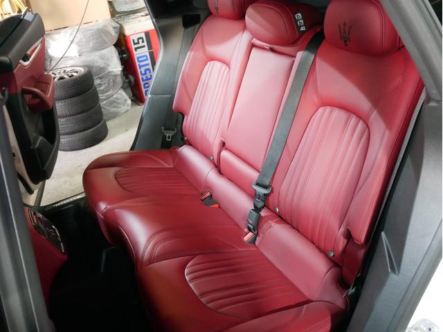 ベースグレード 左ハンドル 正規ディーラー車 禁煙車 赤革シート サンルーフ 純正ナビ 地デジTV ETC バックカメラ コーナーセンサー スマートキー プッシュスタート ドライブレコーダー レーダー探知機(51枚目)