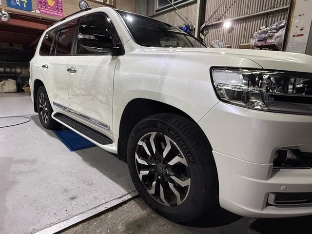 TOYOTA LAND CRUISER ZX | 2019 | WHITE M | 33360 km | details TOYOTA LAND CRUISER ZX | 2019 | WHITE M | 33360 km | details