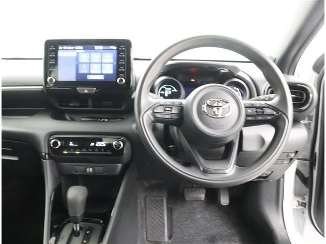 ヤリス ハイブリッドＧ　ＴＯＹＯＴＡ認定中古車　当社下取りワンオーナー　メモリーナビ　レーダークルーズ　ミュージックプレイヤー接続可　バックカメラ　衝突被害軽減システム　ＥＴＣ　ＬＥＤヘッドランプ（8枚目）