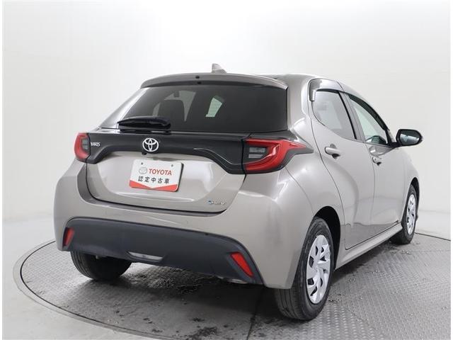 ヤリス ハイブリッドＧ　トヨタ認定中古車　当社下取り車　フルセグ　メモリーナビ　ミュージックプレイヤー接続可　バックカメラ　衝突被害軽減システム　ＥＴＣ　ドラレコ　ＬＥＤヘッドランプ　ワンオーナー　記録簿（4枚目）