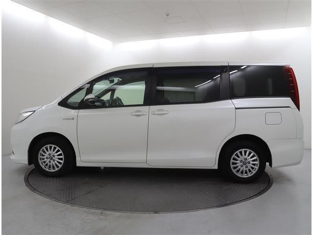 ノア ハイブリッドＧ　フルセグ　メモリーナビ　ＤＶＤ再生　ミュージックプレイヤー接続可　バックカメラ　ＥＴＣ　電動スライドドア　ＬＥＤヘッドランプ　乗車定員７人　３列シート（3枚目）