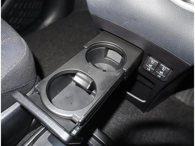 ノア ハイブリッドＧ　フルセグ　メモリーナビ　ＤＶＤ再生　ミュージックプレイヤー接続可　バックカメラ　ＥＴＣ　電動スライドドア　ＬＥＤヘッドランプ　乗車定員７人　３列シート（15枚目）