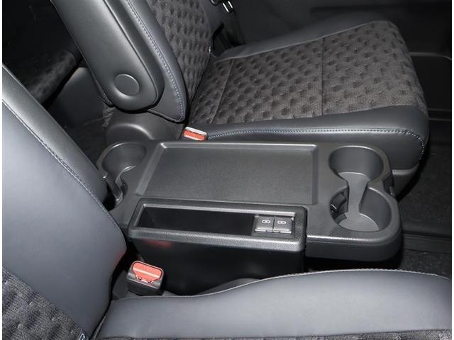 ヴォクシー ハイブリッドＳ－Ｚ　トヨタ認定中古車　フルセグ　ＤＶＤ再生　ミュージックプレイヤー接続可　バックカメラ　衝突被害軽減システム　ＥＴＣ　ドラレコ　両側電動スライド　ＬＥＤヘッドランプ　乗車定員７人　３列シート　ワンオーナー（9枚目）