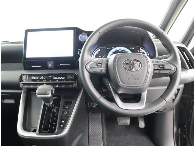 ヴォクシー ハイブリッドＳ－Ｚ　トヨタ認定中古車　フルセグ　ＤＶＤ再生　ミュージックプレイヤー接続可　バックカメラ　衝突被害軽減システム　ＥＴＣ　ドラレコ　両側電動スライド　ＬＥＤヘッドランプ　乗車定員７人　３列シート　ワンオーナー（12枚目）