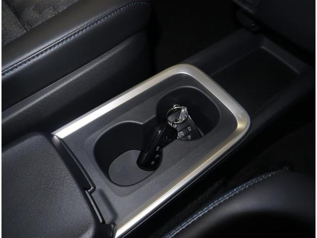 ヴォクシー ハイブリッドＳ－Ｚ　トヨタ認定中古車　フルセグ　ＤＶＤ再生　ミュージックプレイヤー接続可　バックカメラ　衝突被害軽減システム　ＥＴＣ　ドラレコ　両側電動スライド　ＬＥＤヘッドランプ　乗車定員７人　３列シート　ワンオーナー（21枚目）