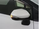 《ターンレンズ付ドアミラー》デザイン性も良く、ドライバーの巻き込み事故もサポートしてくれます。歩行者なども認識してもらいやすいので安心です。