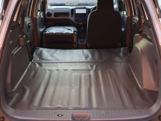 ファミリアバン １．５　ＶＥ　ヘッドライトレベライザー　電源ソケット（8枚目）