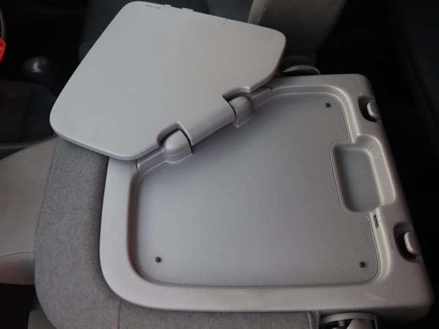 ファミリアバン １．５　ＶＥ　ヘッドライトレベライザー　電源ソケット（15枚目）