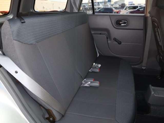 ファミリアバン １．５　ＶＥ　ヘッドライトレベライザー　電源ソケット（17枚目）