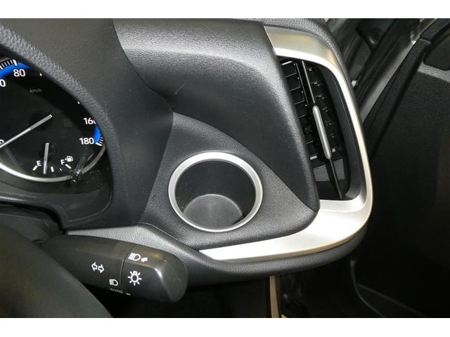 ノア ハイブリッドＧ　ナビ＆ＴＶ　Ｗエアコン　カラーバックモニター　アルミホイール　盗難防止装置　クルコン　キーレス　スマートキ－　フルセグテレビ　両側電動ドア　ＬＥＤライト　ＴＳＳ　オートエアコン　ＤＶＤ再生　３列シート（32枚目）