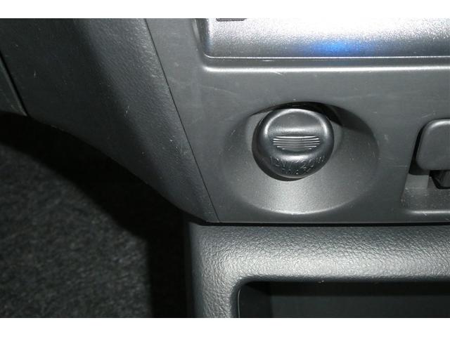 bB Z エアロパッケージ フルオートエアコン フロントベンチシート 運転席エアバッグ 助手席エアバッグ リモコンキー PW TVナビ ABS DVD ETC HDDナビ フルセグTV パワステ アルミホイール Bカメラ付(22枚目)