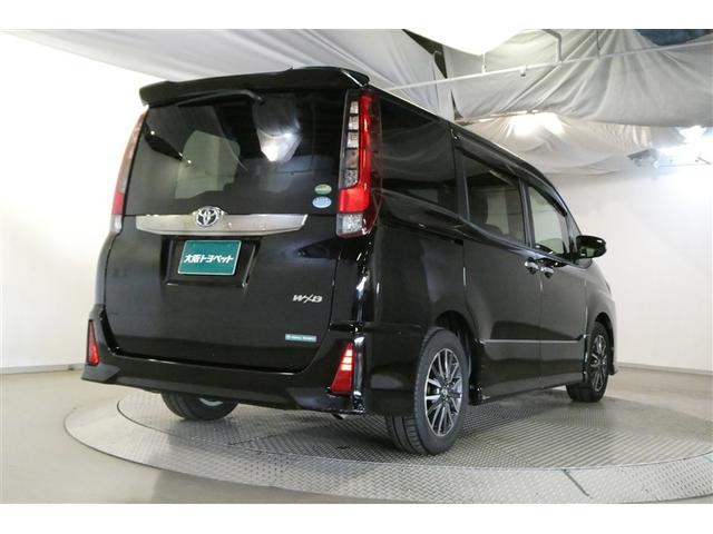 ノア Ｓｉ　ダブルバイビー　クルーズＣ　ブレーキサポート　エアコン　エアロ　ウォークスルー　ＬＥＤライト　ナビ＆ＴＶ　横滑防止装置　ＷＡＣ　アルミホイール　パワーウインドウ　フルセグ　盗難防止　ＤＶＤ再生可　メモリーナビ　ＥＴＣ（8枚目）