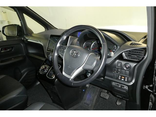 ノア Ｓｉ　ダブルバイビー　クルーズＣ　ブレーキサポート　エアコン　エアロ　ウォークスルー　ＬＥＤライト　ナビ＆ＴＶ　横滑防止装置　ＷＡＣ　アルミホイール　パワーウインドウ　フルセグ　盗難防止　ＤＶＤ再生可　メモリーナビ　ＥＴＣ（10枚目）