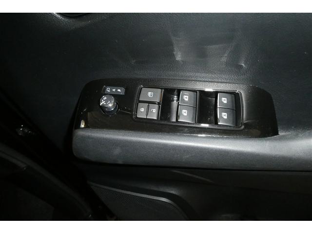 アルファード ２．５Ｓ　両側電動パワースライドドア　地上デジタル　Ｗエアコン　フルオートエアコン　盗難防止システム　横滑り防止　ＡＷ　クルーズＣ　ナビ＆ＴＶ　パワーステアリング　メモリナビ　ＬＥＤランプ　１００Ｖ電源　ＥＴＣ（26枚目）