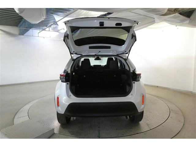 ヤリスクロス ハイブリッドＧ　ＴＳＳ　イモビライザー　バックモニタ－　エアコン　ナビ　インテリキー　パワーウィンド　Ｗエアバック　オートクルーズ　メディアプレイヤー接続　キーフリー　横滑防止装置　サイドエアバッグ　エアバッグ（9枚目）