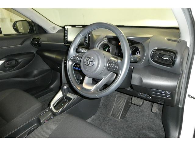 ヤリスクロス ハイブリッドＧ　ＴＳＳ　イモビライザー　バックモニタ－　エアコン　ナビ　インテリキー　パワーウィンド　Ｗエアバック　オートクルーズ　メディアプレイヤー接続　キーフリー　横滑防止装置　サイドエアバッグ　エアバッグ（10枚目）