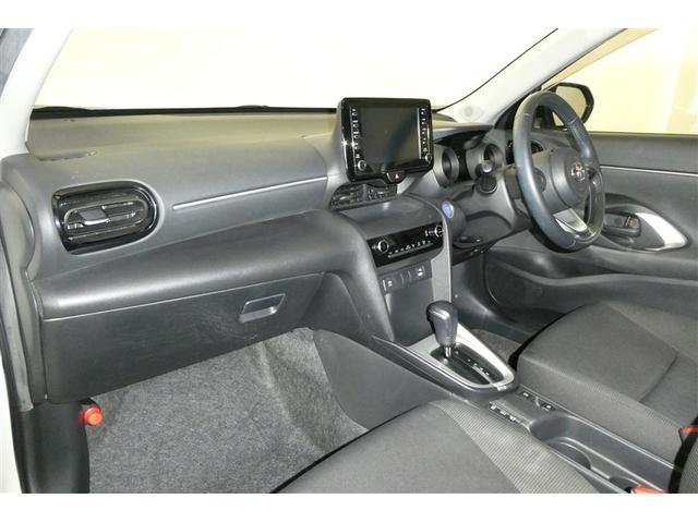 ヤリスクロス ハイブリッドＧ　ＴＳＳ　イモビライザー　バックモニタ－　エアコン　ナビ　インテリキー　パワーウィンド　Ｗエアバック　オートクルーズ　メディアプレイヤー接続　キーフリー　横滑防止装置　サイドエアバッグ　エアバッグ（11枚目）