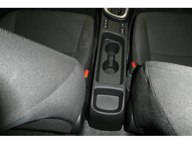 ヤリスクロス ハイブリッドＧ　ＴＳＳ　イモビライザー　バックモニタ－　エアコン　ナビ　インテリキー　パワーウィンド　Ｗエアバック　オートクルーズ　メディアプレイヤー接続　キーフリー　横滑防止装置　サイドエアバッグ　エアバッグ（31枚目）