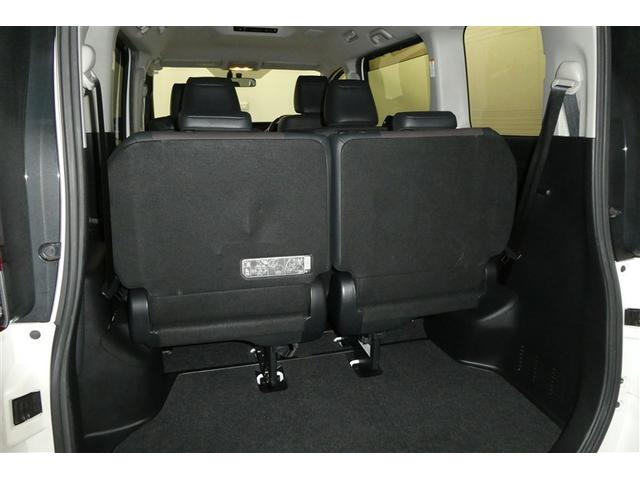 エスクァイア ハイブリッドＧｉ　Ｒカメラ　ＡＡＣ　ナビ＆ＴＶ　リアエアコン　地デジ　クルーズコントロール　ＬＥＤライト　キーレスエントリー　スマートキー付　ＤＶＤ再生可　エアバック　横滑防止装置　盗難防止システム　ＥＴＣ　３列シート（16枚目）