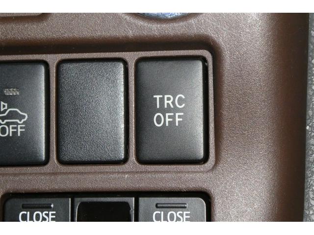 エスクァイア ハイブリッドＧｉ　Ｒカメラ　ＡＡＣ　ナビ＆ＴＶ　リアエアコン　地デジ　クルーズコントロール　ＬＥＤライト　キーレスエントリー　スマートキー付　ＤＶＤ再生可　エアバック　横滑防止装置　盗難防止システム　ＥＴＣ　３列シート（26枚目）