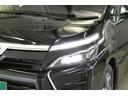 LEDヘッドライトです。デザイン性がよくとても明るいので、夜間の走行や悪天候でも安心です。しかも長寿命!