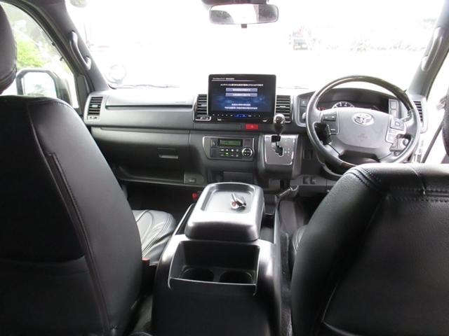 ハイエースバン スーパーGL ダークプライムII Dターボ アルパイン11インチナビフルセグ Bカメラ 両側パワースライドドア 社外17アルミナスカータイヤ シートカバー 純正LEDへッドライト プリクラシュセーフティ(8枚目)