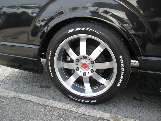 ハイエースバン スーパーＧＬ　ダークプライムＩＩ　Ｄターボ　モデリスタＦＳＲエアロ　ファブレス１８アルミ　社外９インチナビフルセグ　ＦＤモニター　パノラミックビューモニター　オーバーフェンダー　べッドキット　シートカバー　Ｄミラーカバー　ＬＥＤテール（8枚目）