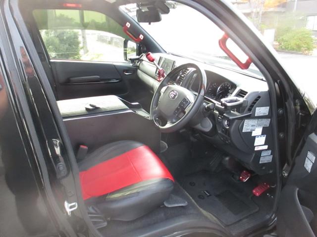 ハイエースバン スーパーＧＬ　ダークプライムＩＩ　Ｄターボ　モデリスタＦＳＲエアロ　ファブレス１８アルミ　社外９インチナビフルセグ　ＦＤモニター　パノラミックビューモニター　オーバーフェンダー　べッドキット　シートカバー　Ｄミラーカバー　ＬＥＤテール（12枚目）