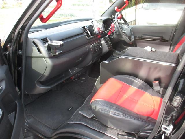 ハイエースバン スーパーＧＬ　ダークプライムＩＩ　Ｄターボ　モデリスタＦＳＲエアロ　ファブレス１８アルミ　社外９インチナビフルセグ　ＦＤモニター　パノラミックビューモニター　オーバーフェンダー　べッドキット　シートカバー　Ｄミラーカバー　ＬＥＤテール（17枚目）