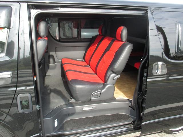 ハイエースバン スーパーＧＬ　ダークプライムＩＩ　Ｄターボ　モデリスタＦＳＲエアロ　ファブレス１８アルミ　社外９インチナビフルセグ　ＦＤモニター　パノラミックビューモニター　オーバーフェンダー　べッドキット　シートカバー　Ｄミラーカバー　ＬＥＤテール（18枚目）
